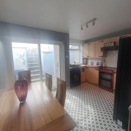 Guardian View Villa Abertillery Kültér fotó