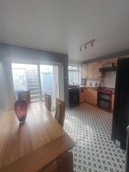 Guardian View Villa Abertillery Kültér fotó